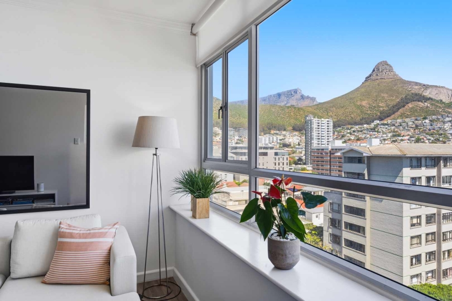 2 Bedroom Property for Sale in Sea Point Western Cape